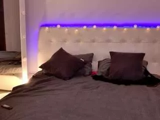 Offline eliseandfrank on CamSoda