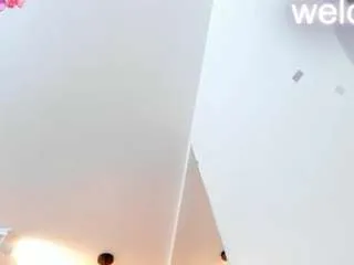 ella-harper on CamSoda 