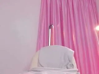 Freechat emaboobss on CamSoda