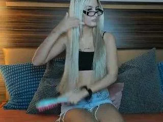 Offline emilyeclair on CamSoda