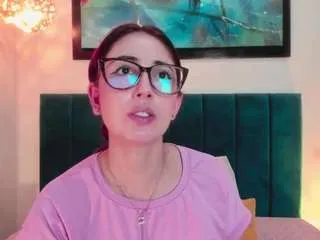 Offline emilywatsonn on CamSoda