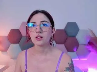 Offline emilywatsonn on CamSoda