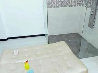 emma-fernandez18 on CamSoda 