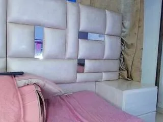 emmacurvy on CamSoda 