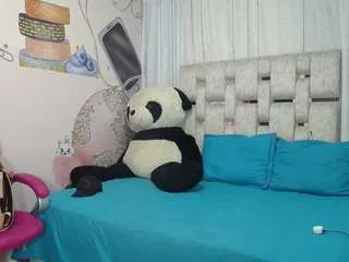 emmasweet1 on CamSoda 