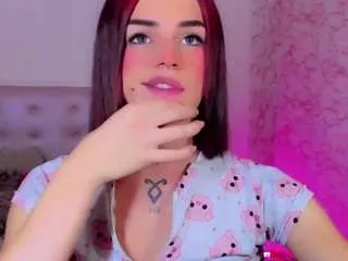 Offline emmily-sofia on CamSoda