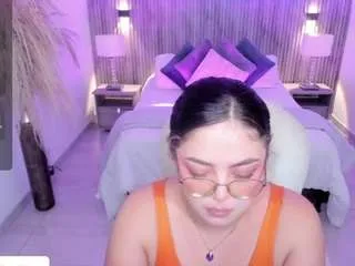 Offline emmy-walker on CamSoda
