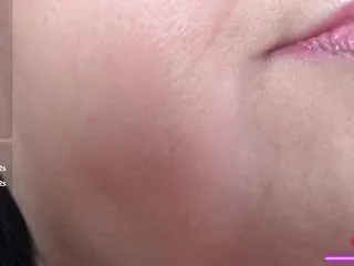 Offline erika-lois on CamSoda