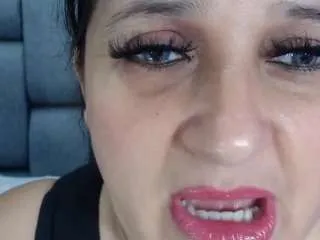 Offline erika-lois on CamSoda