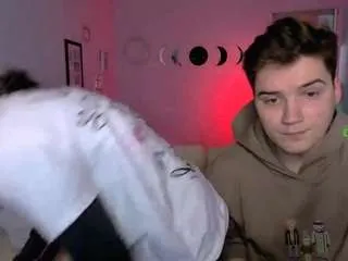 Freechat esma-shine on CamSoda