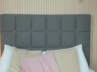 Offline eva-lee18 on CamSoda