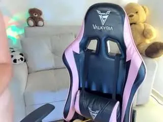 Offline eva-lee18 on CamSoda