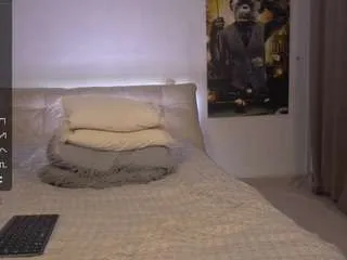 Offline evelina-fox on CamSoda