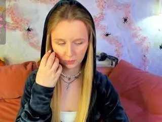 Freechat evelyn-limi on CamSoda