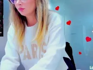 Freechat evelynerosse on CamSoda