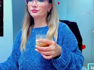 Freechat evelynerosse on CamSoda