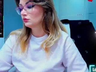 Freechat evelynerosse on CamSoda