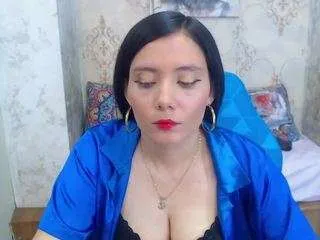 Freechat hallie-mils on CamSoda