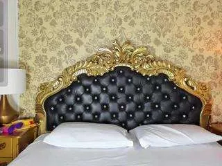 Offline hatsajones on CamSoda