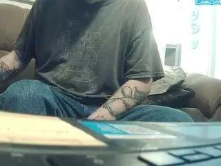 Offline heavy1374 on CamSoda