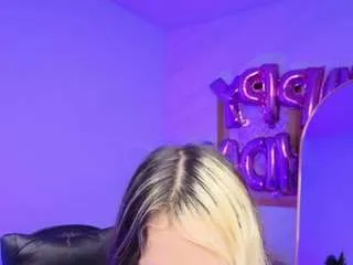 Offline hela-v on CamSoda