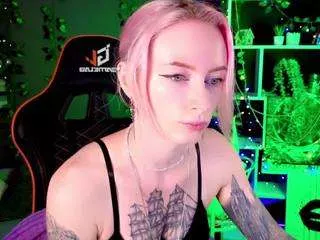 Freechat helen-carter on CamSoda