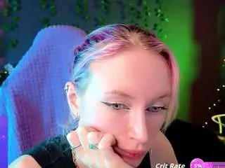 Freechat helen-carter on CamSoda