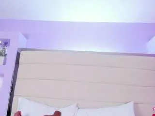 Offline helenaroos on CamSoda