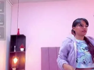 Offline hollyhendriix on CamSoda