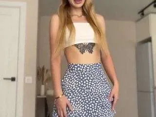 Offline honeypeony on CamSoda