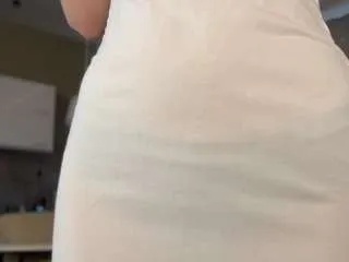 Offline honeypeony on CamSoda