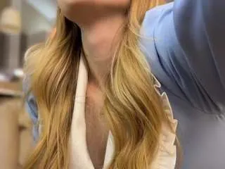 Offline honeypeony on CamSoda