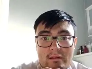 Offline hornyasianman on CamSoda