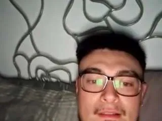 Offline hornyasianman on CamSoda