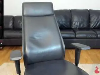 Freechat hornynalia on CamSoda