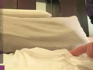 Offline hotlipsxo on CamSoda