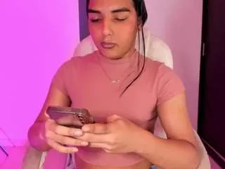 Offline hotlittlebittch on CamSoda