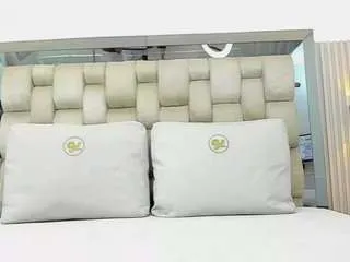 Freechat ikia-lopezz on CamSoda