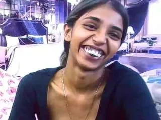 Offline indiansexyslender on CamSoda