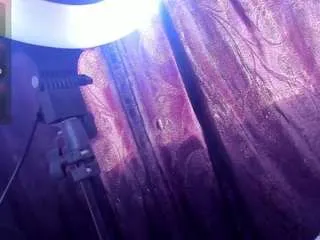 Offline isabelle-adjanii on CamSoda