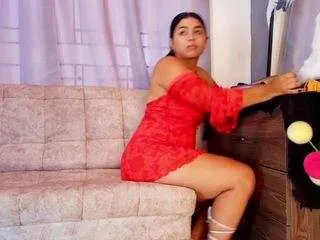 Freechat jade-brunnette on CamSoda