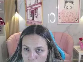 Freechat jade-jones-a on CamSoda