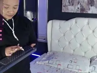 Freechat jade-zayn on CamSoda