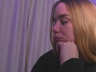 Freechat janet-shyy on CamSoda