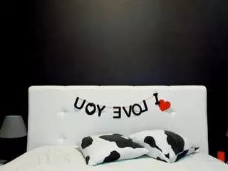 Freechat julianna-jami on CamSoda