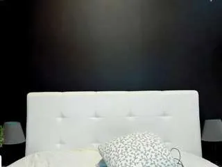 Freechat julianna-jami on CamSoda