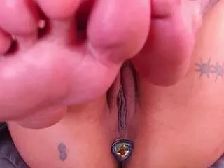 Offline juliia-rose on CamSoda