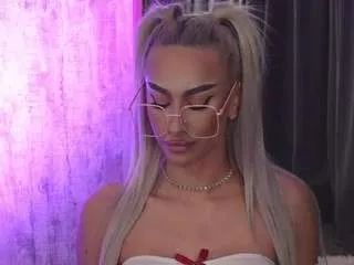 Freechat karlabart on CamSoda