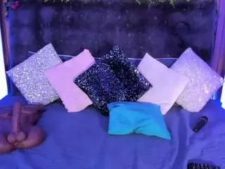 Freechat karlagonzales on CamSoda