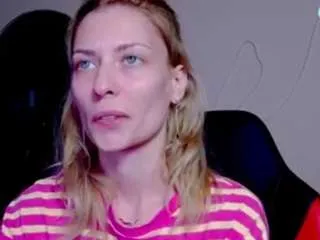 Offline karoline1201 on CamSoda